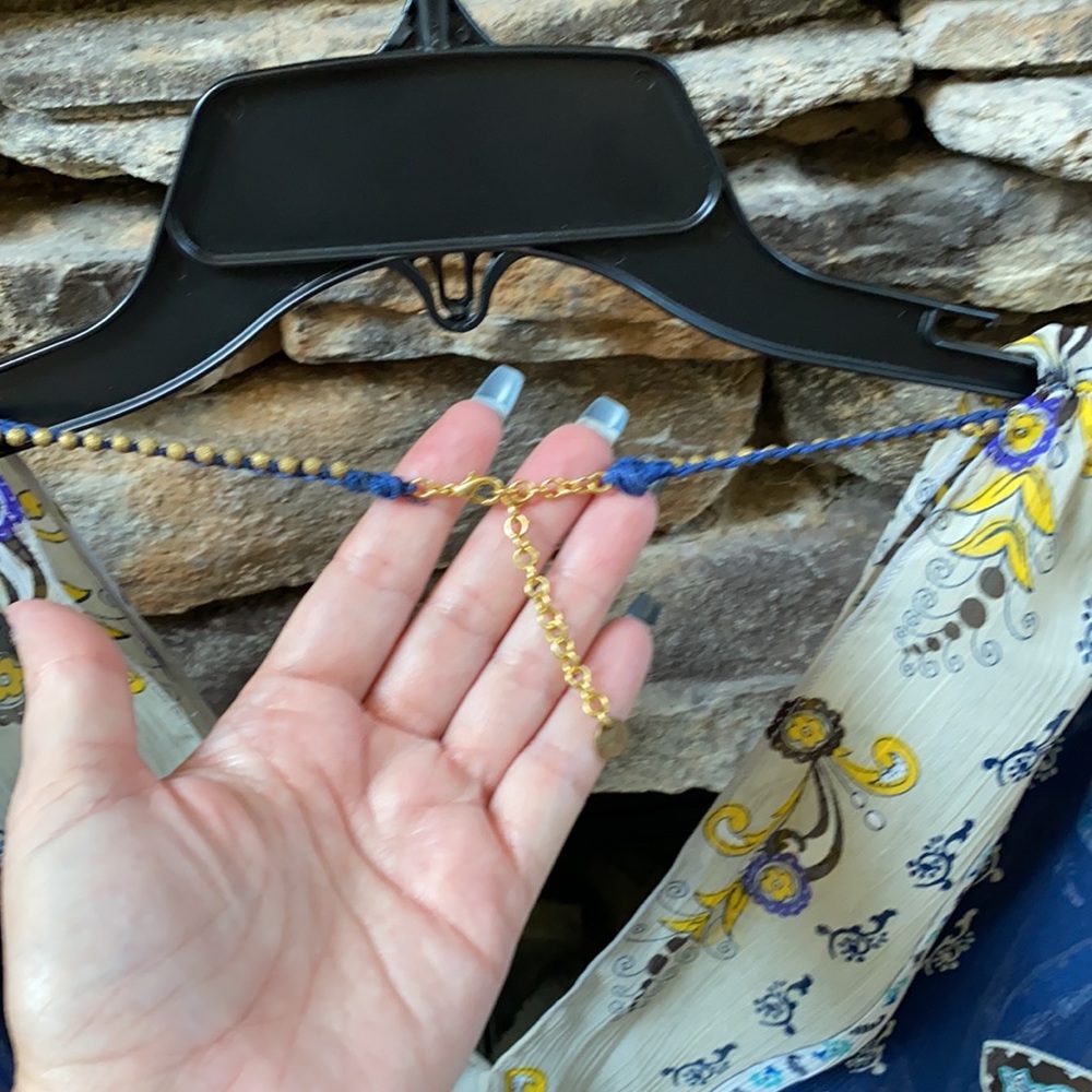 Handkerchief style blouse - Picture 3 of 3